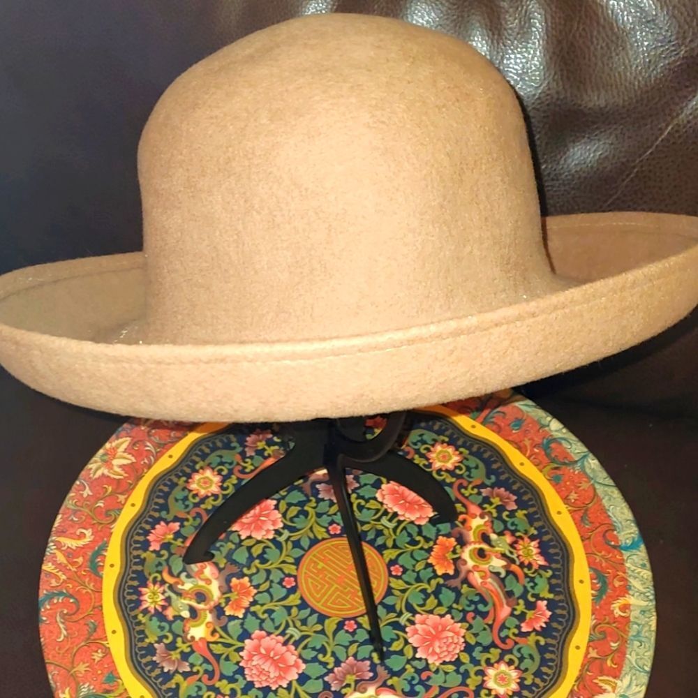 Vintage Women’s Tan Wool Felt Bowler Hat - Unbranded